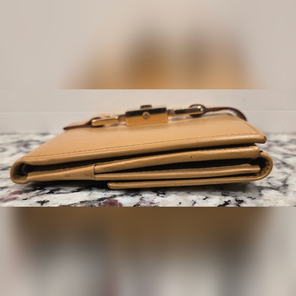 Gucci Jackie Bifold Brown Wallet With Gold Hardware - Picture 4 of 14